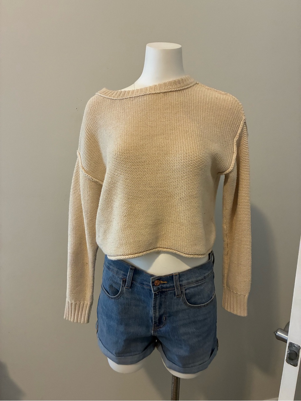 American Eagle Outfitters Cream Cropped Crewneck Sweater